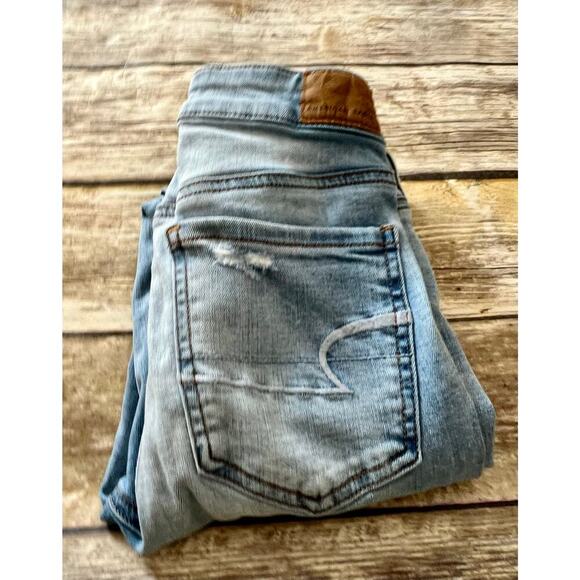AMERICAN EAGLE HIGH RISE JEANS - Picture 2 of 8